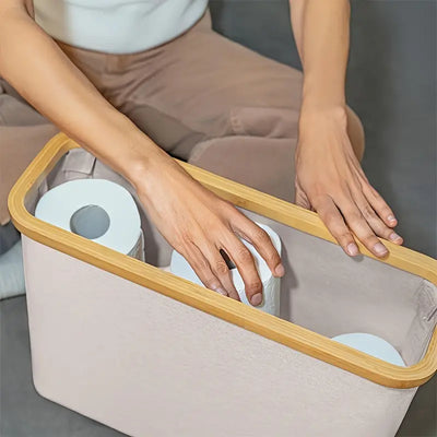 Elegant Bambus Toiletpapirholder Lille og Stilfuld Opbevaringskurv med Låg og Håndtag, Ingen Installation Krævet, Holder til Badeværelsesartikler - Egnet til Hjem og Kontor, Rektangulær Opbevaringsløsning